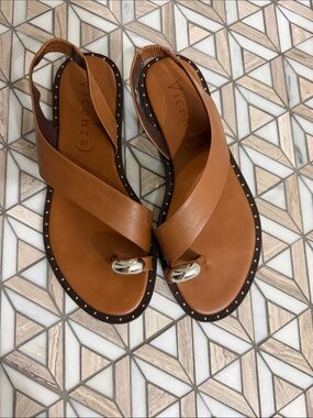 Vicenza Carmel by the Sea Tan Leather Stud-Trim Slingback Sandals size 8